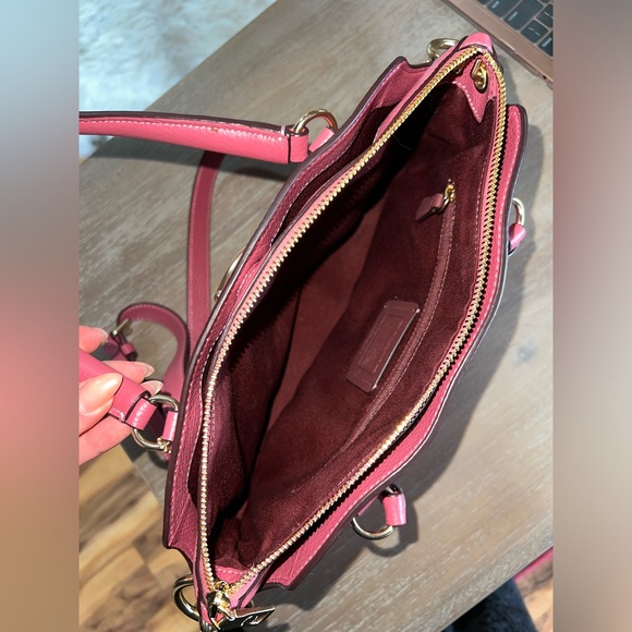 Pink Coach purse with gold hardware - Picture 4 of 7